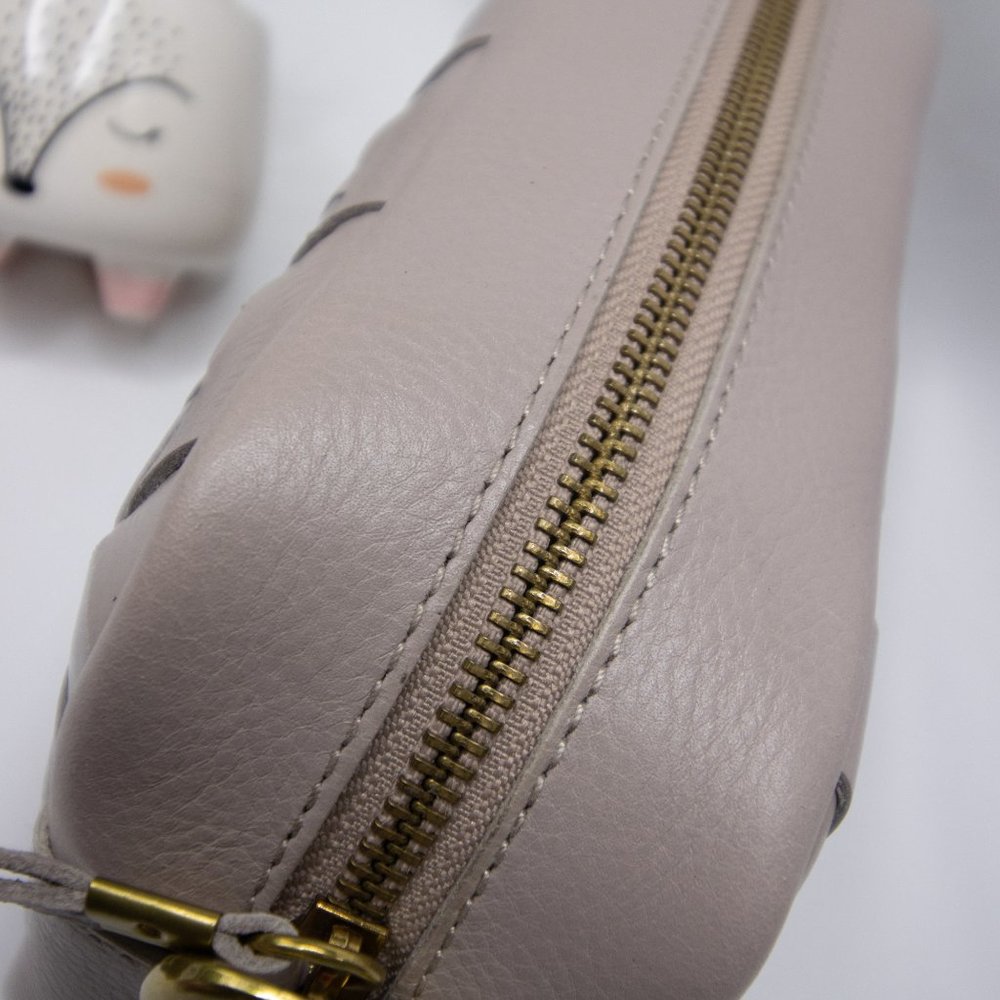 Madewell The Transport Camera Bag: Woven Edition - Picture 7 of 15